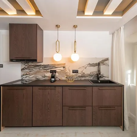 Kantoni Luxury Apartmán *