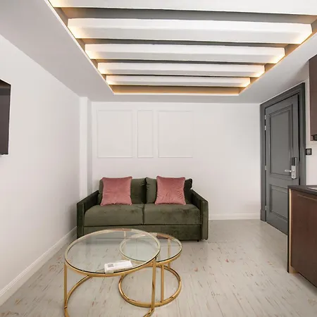 Kantoni Luxury Corfu (city)