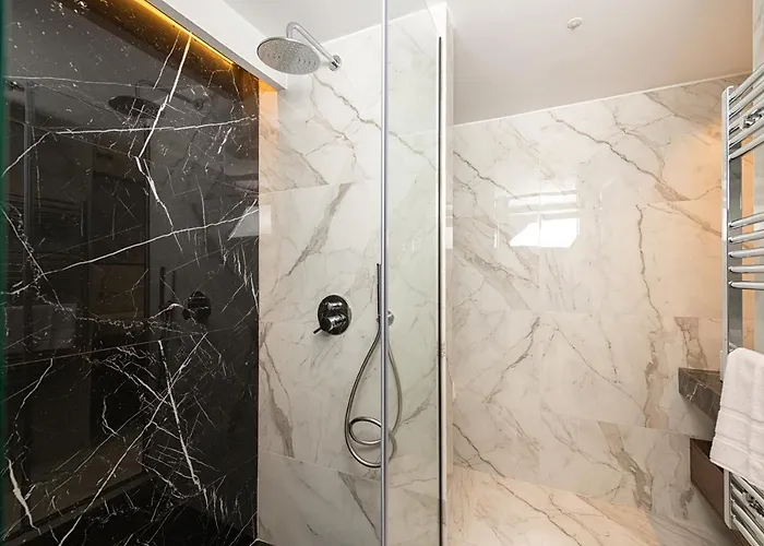 Kantoni Luxury Apartmán *