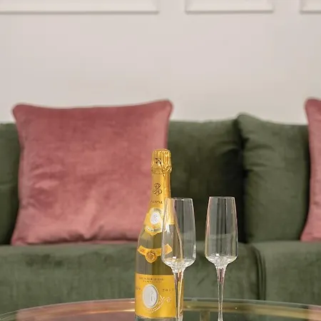 Kantoni Luxury Апартаменты *